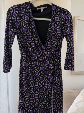 Maggy London Black & Purple Geometric Wrap Dress